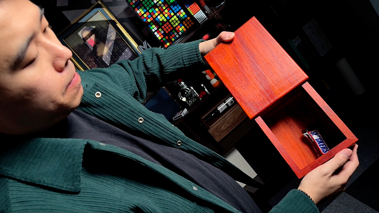 Alchemist's Chest - Bond Lee, Waylon, & MS Magic – Image 4