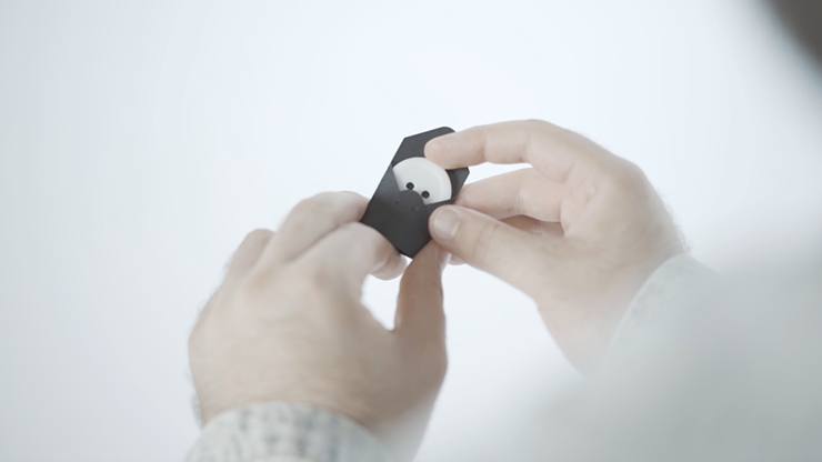 Paradox Button - Julio Montoro and Ultrabello – Image 2