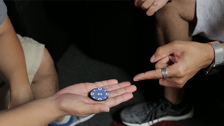 Sucker Punch (Gimmicks and Online Instructions) - Mark Southworth - Trick – Image 4