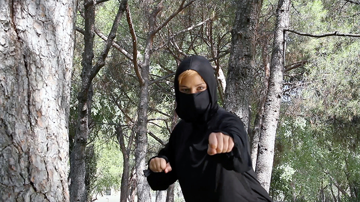 Kung Fu Foot (Gimmick and Online Instructions) - Héctor Mancha - Trick – Image 3